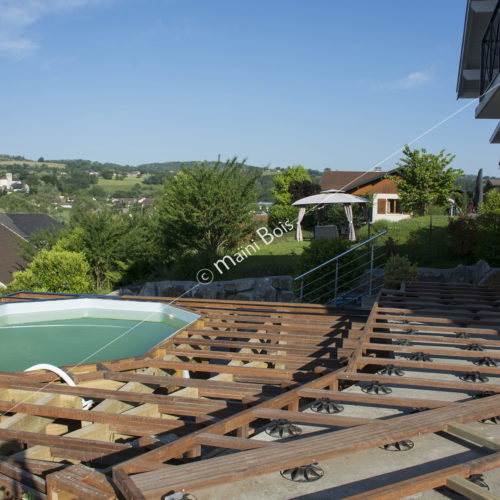 terrasse_bois_exotique_ipé_piscine_maini_bois_charpente_haute_savoie